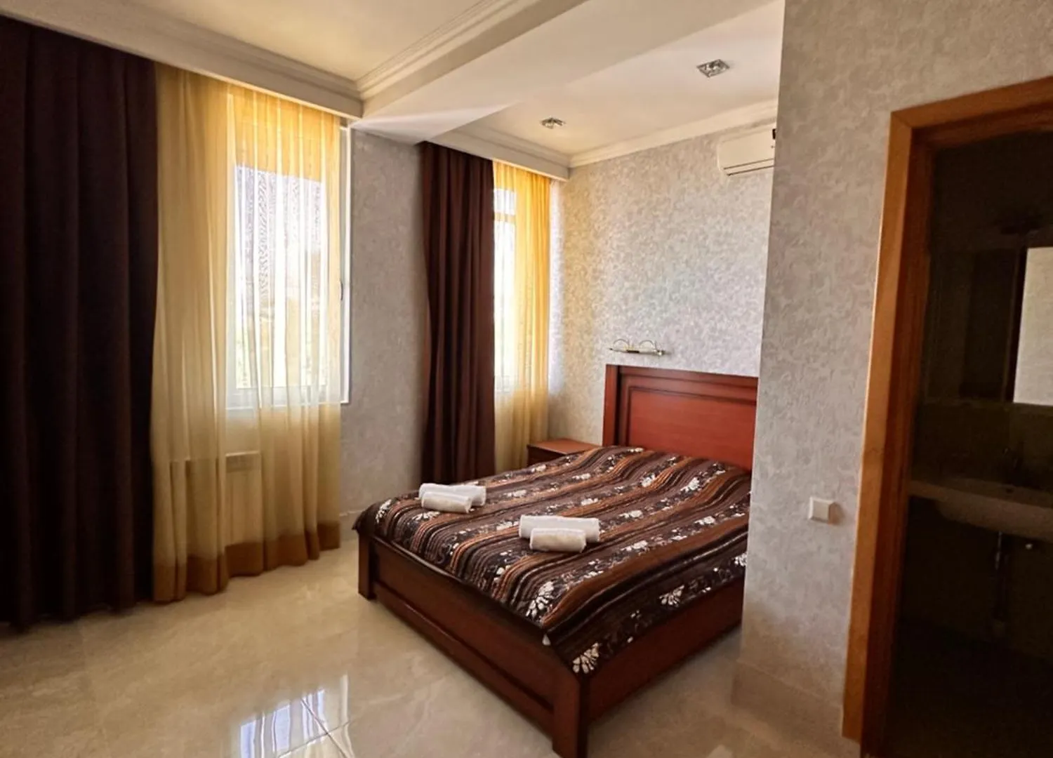 Iceberg Hotel Tiflis 3*,
