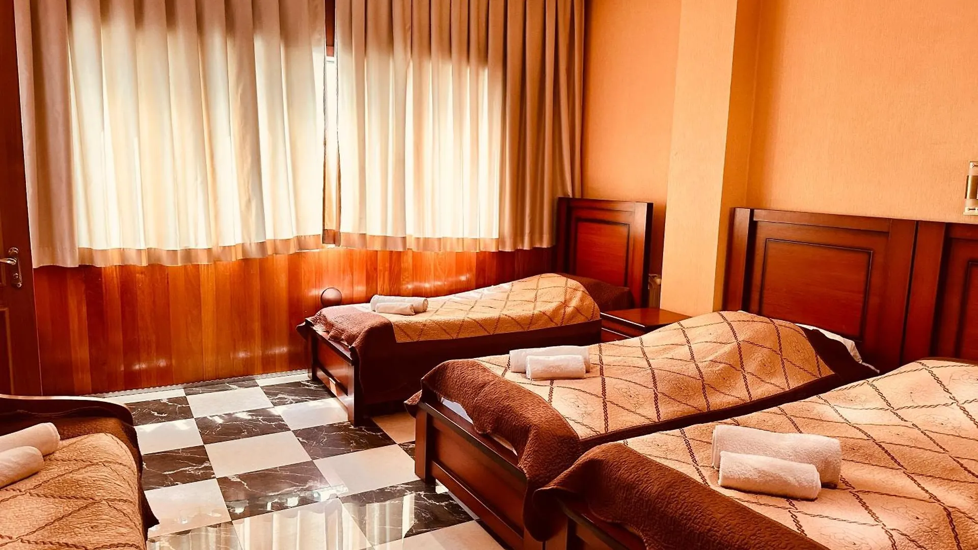 Iceberg Hotel Tiflis
